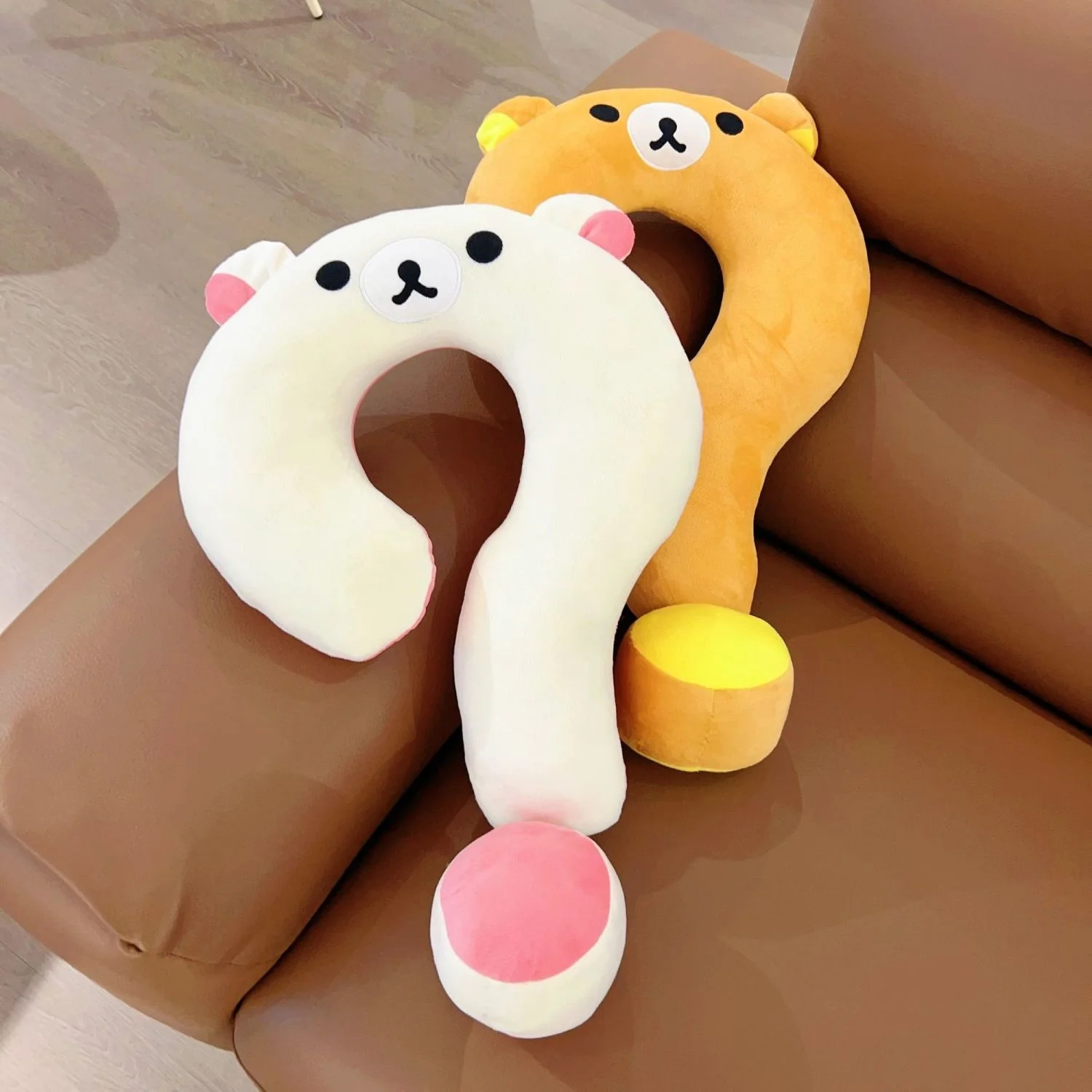 Almohada Rilakkuma con signo d - Home Office Questions reseña y precio