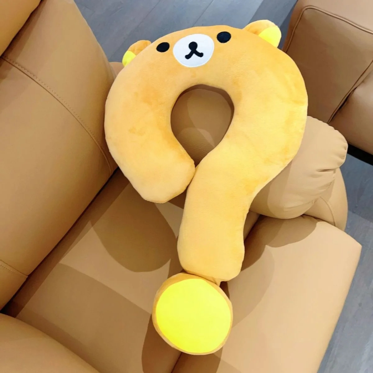Almohada Rilakkuma con signo d - Home Office Questions reseña y precio